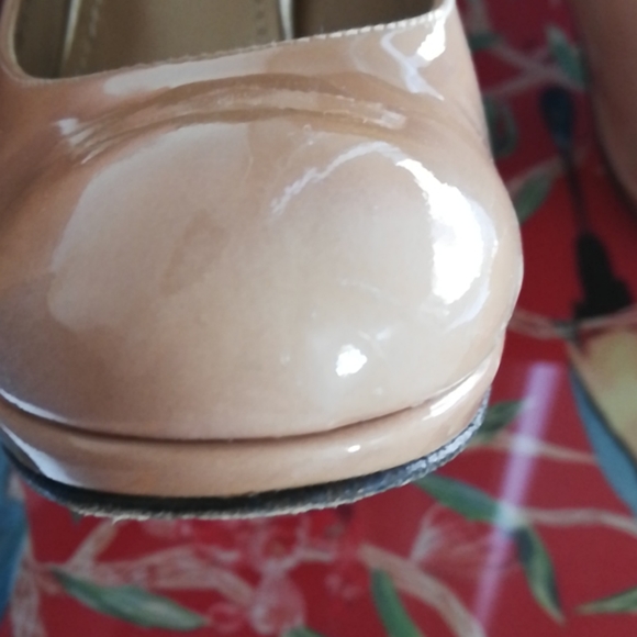 Stuart Weitzman Platswoon Cream Patent Leather - Picture 8 of 14